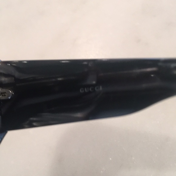 Ladies Gucci Marble Grey Sunglasses Like New!! - Picture 3 of 6